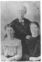 Laura Jane Carby Craddock and daughters