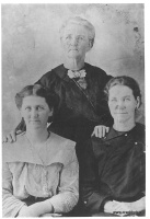 Laura Jane Carby Craddock and daughters